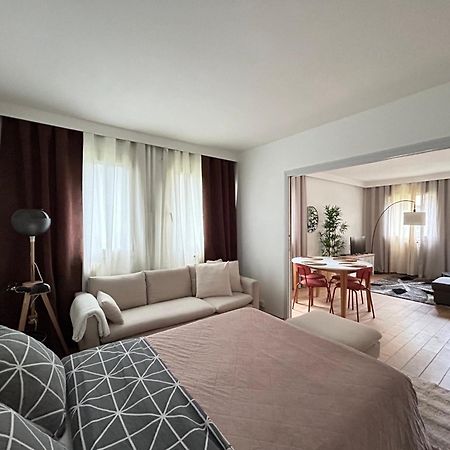 Big Apartment Eiffel Tower View パリ エクステリア 写真