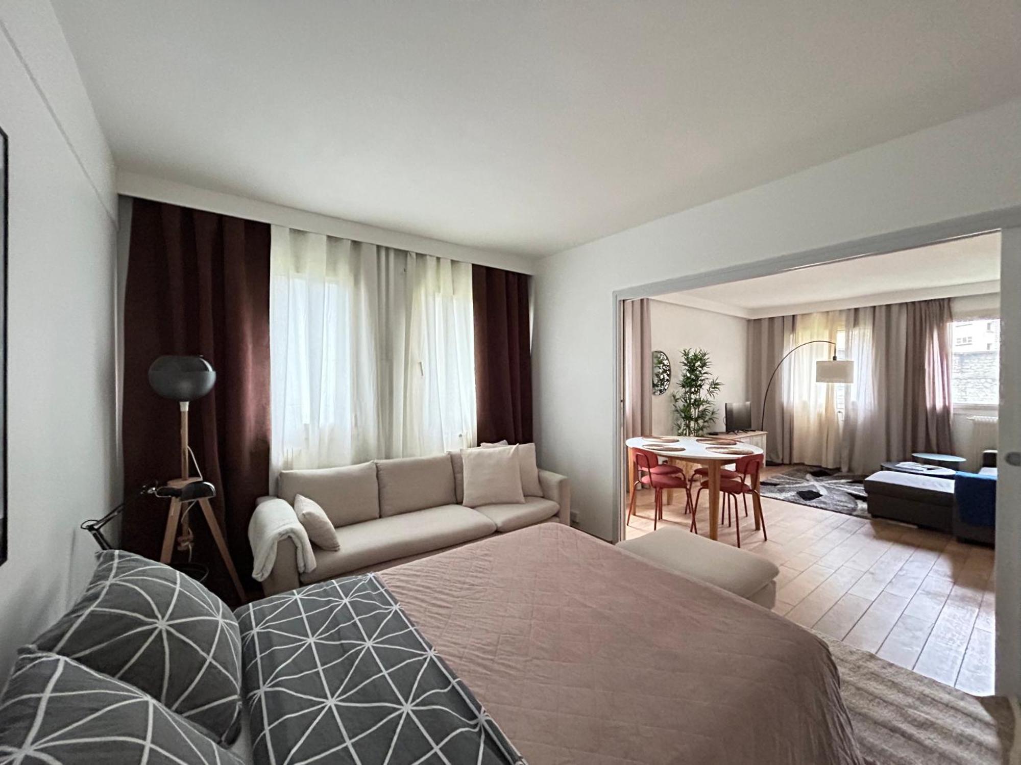 Big Apartment Eiffel Tower View パリ エクステリア 写真